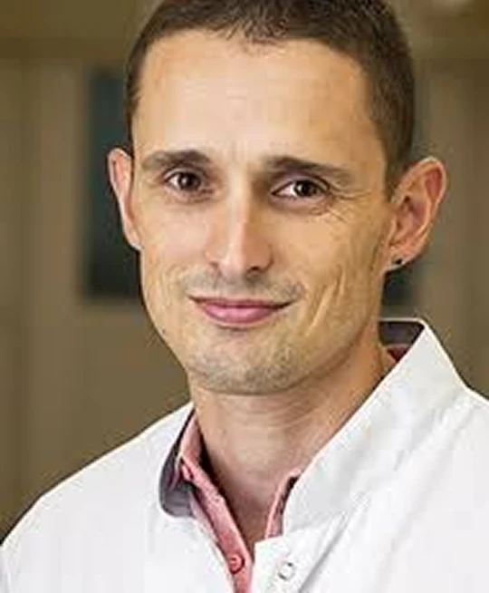 Dr. Pavel Genov